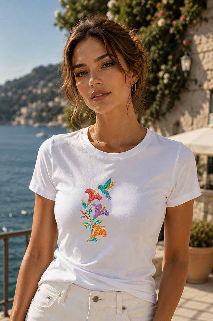 BAHAR KUŞU VE ÇİÇEK DESENLİ NAKIŞLA ÖZENLE İŞLENMİŞ BAYAN SLİM FİT TİŞÖRT - 10